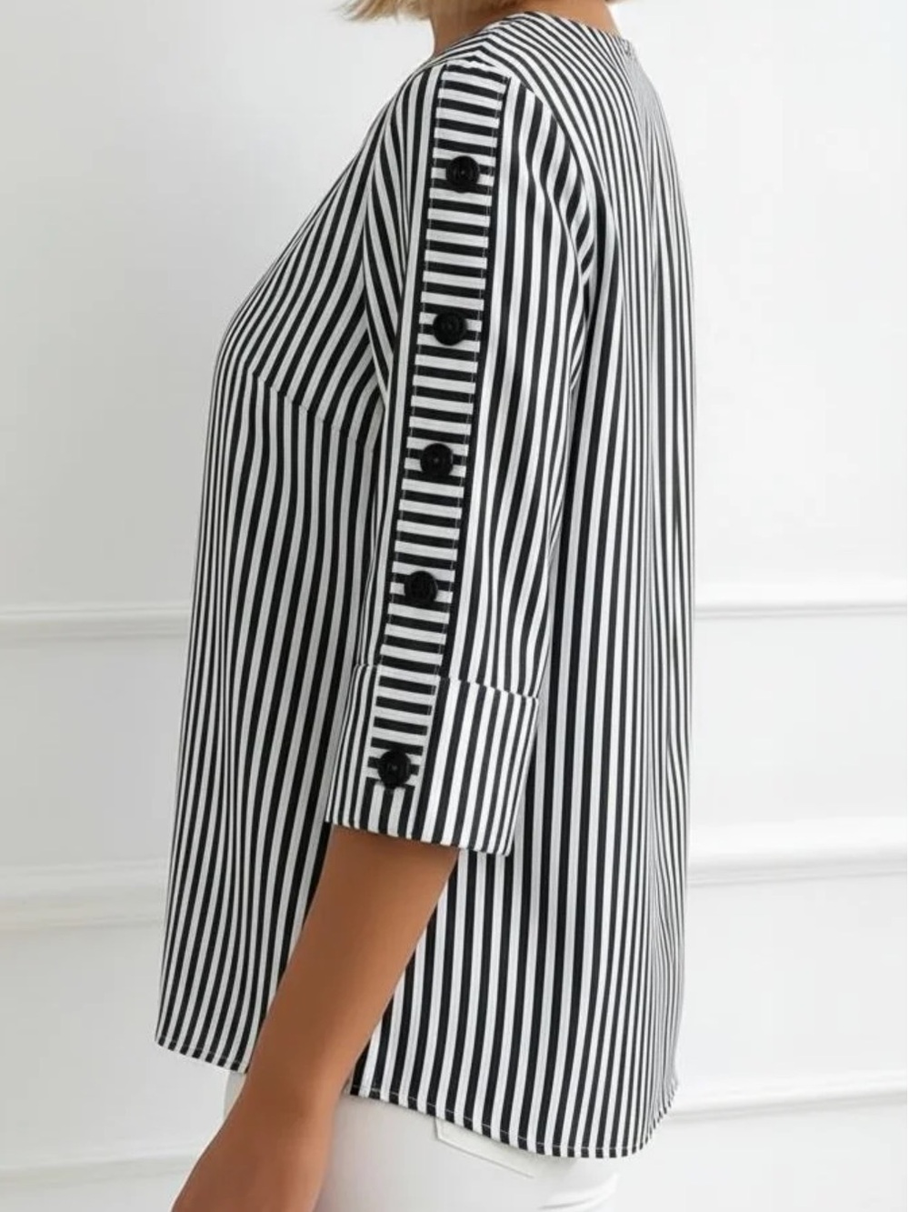 NWT Black & White Striped Women’s Classic Blouse Button Sleeve Detail Sz XL - Picture 2 of 7